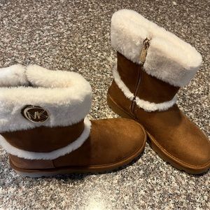 Girls size 5 Michael Kors short zip boots. Brand new with tags.